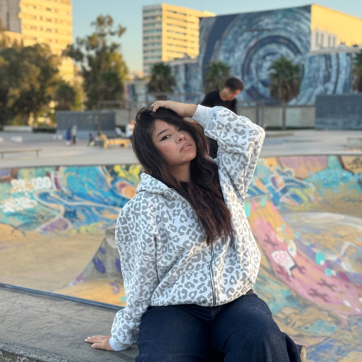 LEO ZIPPER HOODIE