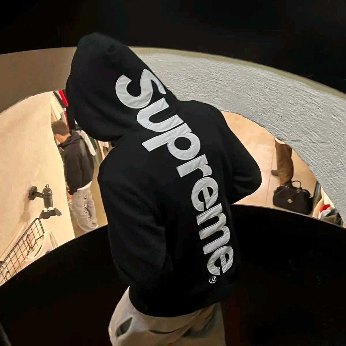 SUPREME HOODIE