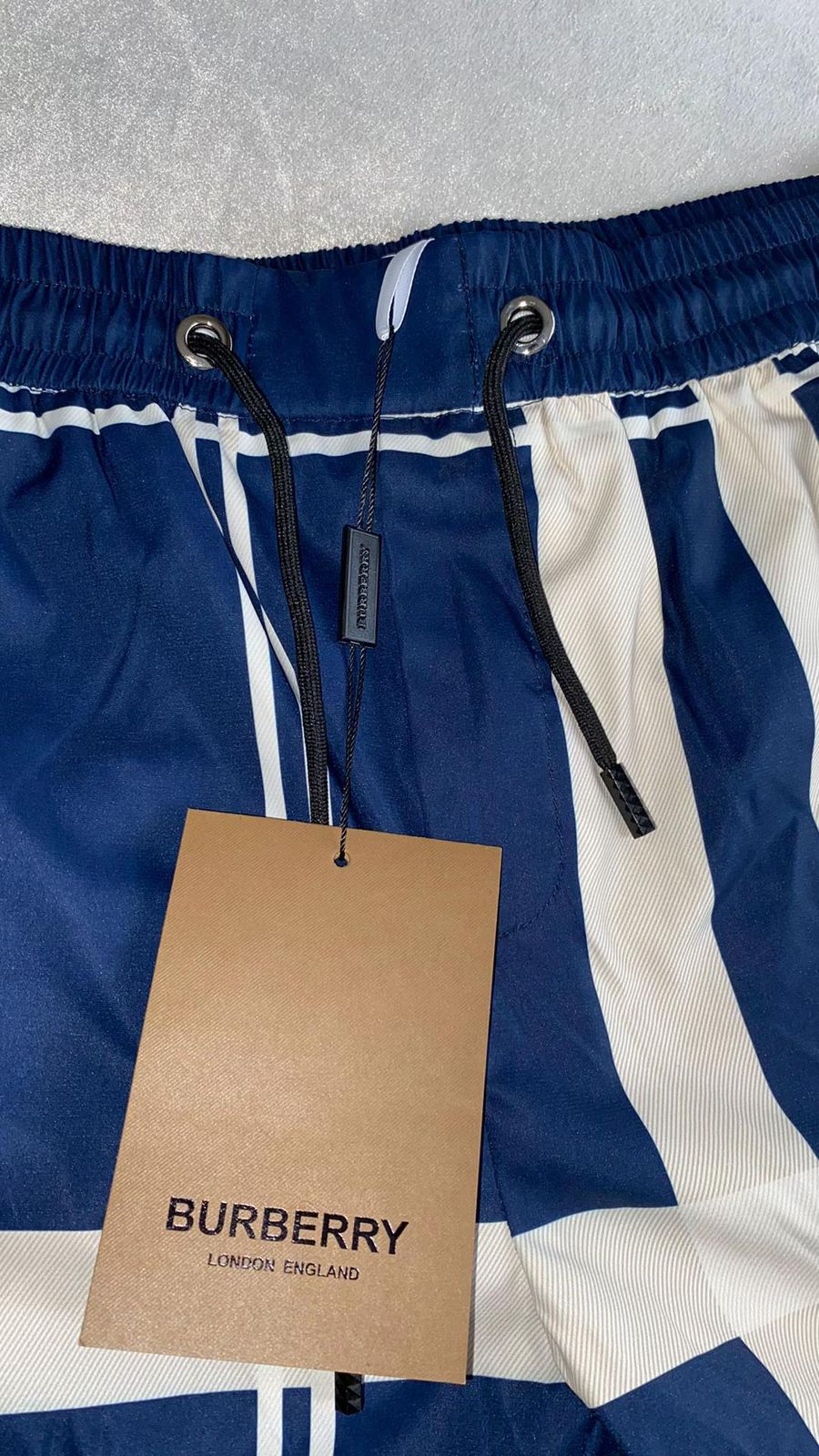 SHORT BURBURRY ROYAL
