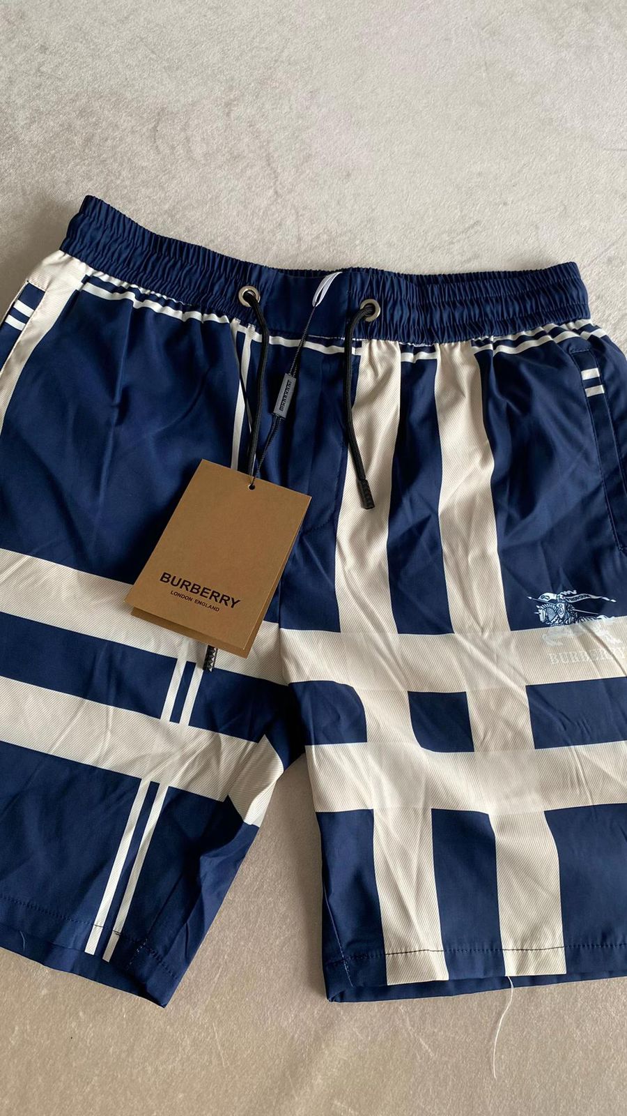 SHORT BURBURRY ROYAL