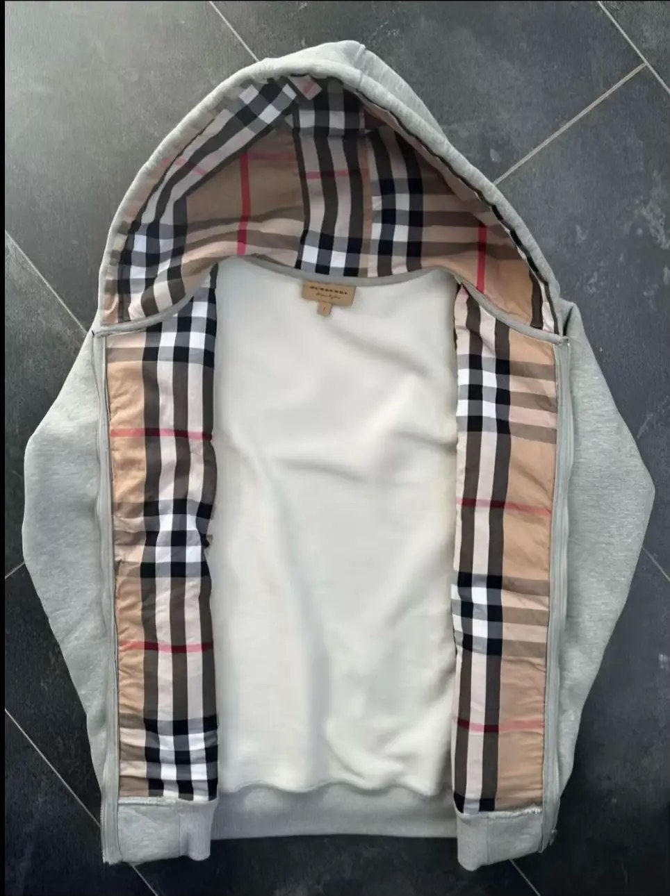 BURBURY ZIP UP